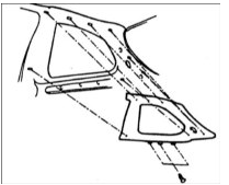 3. Лезвием плоской отвертки снимите верхнюю обивку задней стойки.